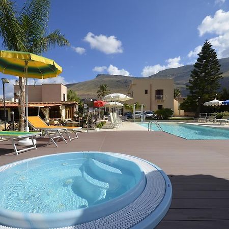 Hotel Oasi Da Paolo Кастеллуццо Экстерьер фото