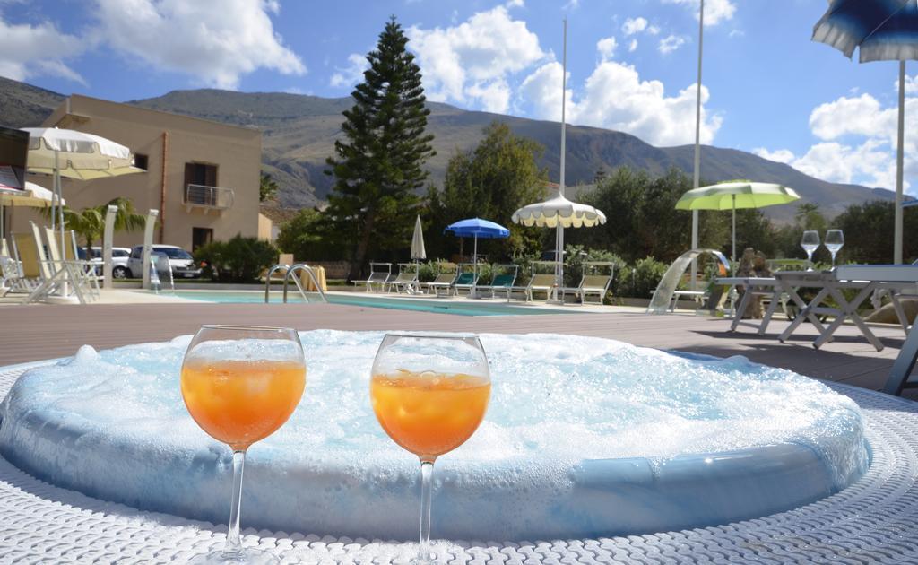 Hotel Oasi Da Paolo Кастеллуццо Экстерьер фото